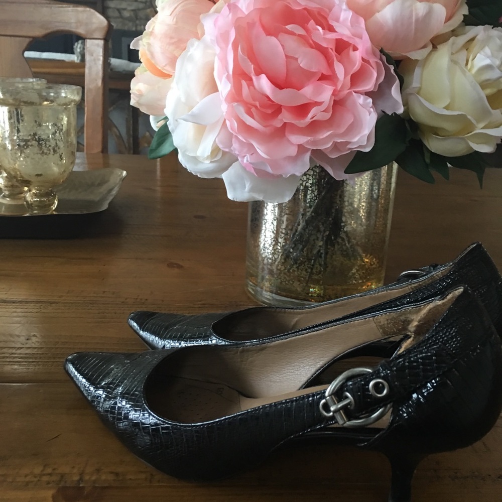 Circa kitten heels by Joan David